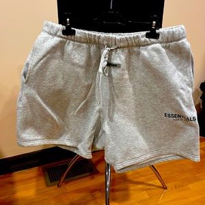 Essentials fear of god Men shorts XL